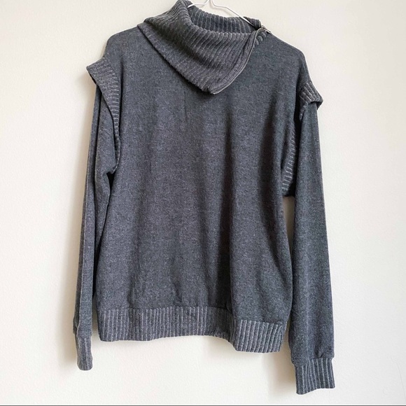 NWT ultra soft zipper slit neck sweater in Grey - Picture 10 of 11